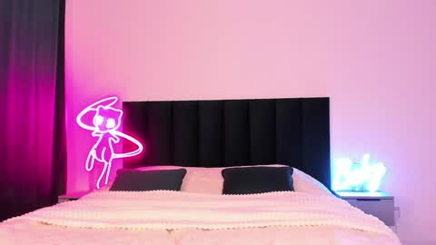 Snapshot of wowlovie666 chatting on December 18, 2024, 2:10 am Emi online show from December 18, 2024, 2:10 am