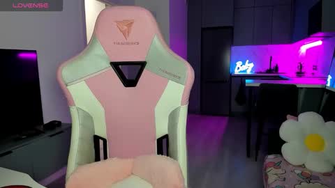 Emi online show from March 10, 2026, 4:06 am