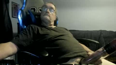 Snapshot of wowsers2022 chatting on November 11, 2025, 12:32 am wowsers2022 online show from November 11, 2025, 12:32 am