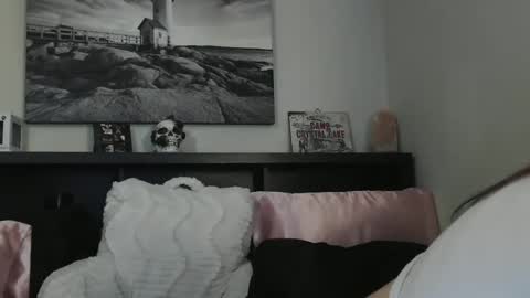 Snapshot of wrenleigh chatting on January 31, 2025, 10:10 am Crystal Lake online show from January 31, 2025, 10:10 am