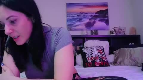 Snapshot of wrenleigh chatting on December 2, 2025, 7:57 am Crystal Lake online show from December 2, 2025, 7:57 am