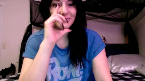 Snapshot of wrenleigh chatting on June 20, 2026, 7:55 am Crystal Lake online show from June 20, 2026, 7:55 am