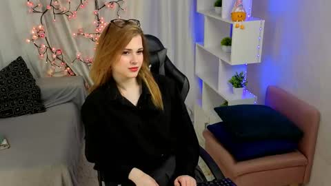 Lily online show from April 25, 2026, 5:54 am