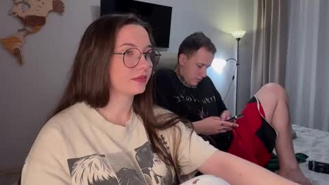 Snapshot of wwow_meow chatting on November 16, 2025, 12:44 pm Eric and Christine 3 online show from November 16, 2025, 12:44 pm