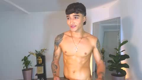 Snapshot of wyatt_rose chatting on September 29, 2025, 2:27 am wyatt online show from September 29, 2025, 2:27 am