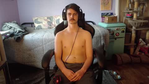 Snapshot of wyattfans_ chatting on November 18, 2025, 10:14 pm Wyatt online show from November 18, 2025, 10:14 pm