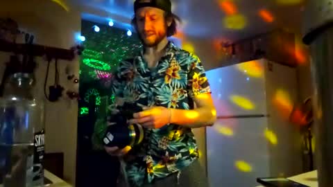 wyiatt online show from September 18, 2025, 3:52 am