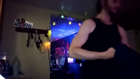 wyiatt online show from November 9, 2025, 6:23 am