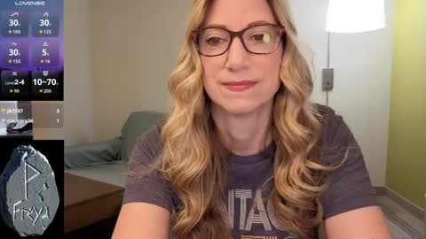 Snapshot of wynfreya chatting on May 18, 2026, 12:00 pm Wyn online show from May 18, 2026, 12:00 pm