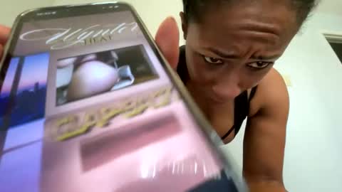 Snapshot of wynterheat chatting on January 22, 2025, 9:43 pm Wynter Heat online show from January 22, 2025, 9:43 pm