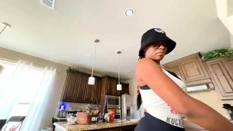 Snapshot of wynterheat chatting on September 18, 2025, 8:44 pm Wynter Heat online show from September 18, 2025, 8:44 pm