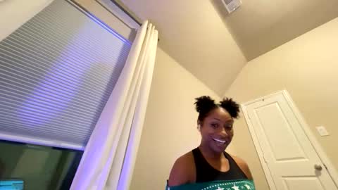 Snapshot of wynterheat chatting on November 23, 2025, 5:40 am Wynter Heat online show from November 23, 2025, 5:40 am