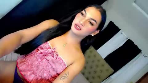 Snapshot of x_aurorascent chatting on November 17, 2025, 1:50 pm x_aurorascent online show from November 17, 2025, 1:50 pm