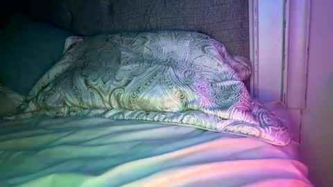 Snapshot of x_dreamgirl_x chatting on October 26, 2025, 1:55 am Mariah online show from October 26, 2025, 1:55 am