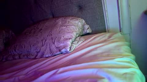 Snapshot of x_dreamgirl_x chatting on November 2, 2025, 2:47 am Mariah online show from November 2, 2025, 2:47 am