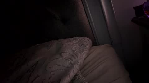 Snapshot of x_dreamgirl_x chatting on November 26, 2025, 4:35 am Mariah online show from November 26, 2025, 4:35 am