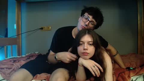 Snapshot of x_files_t chatting on October 9, 2025, 11:25 pm Philipp and Este online show from October 9, 2025, 11:25 pm