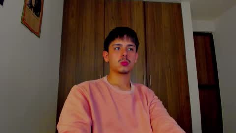 Snapshot of x_miller chatting on December 3, 2025, 4:53 am x_miller online show from December 3, 2025, 4:53 am