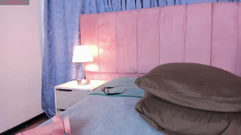 x_milu online show from February 3, 2025, 1:19 am