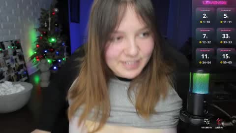 Snapshot of x_nirvana_x chatting on January 10, 2025, 1:53 am LOVE NERDS ONLY online show from January 10, 2025, 1:53 am