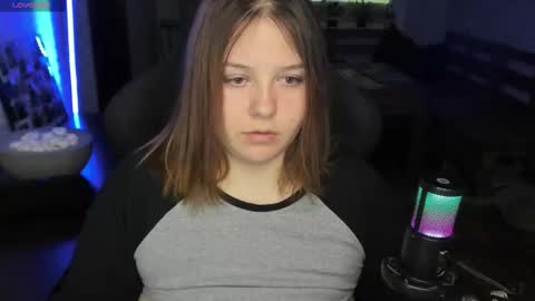 Snapshot of x_nirvana_x chatting on September 18, 2025, 4:03 am LOVE NERDS ONLY online show from September 18, 2025, 4:03 am