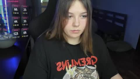 Snapshot of x_nirvana_x chatting on November 10, 2025, 5:17 am LOVE NERDS ONLY online show from November 10, 2025, 5:17 am