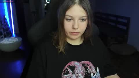 Snapshot of x_nirvana_x chatting on November 21, 2025, 2:54 am LOVE NERDS ONLY online show from November 21, 2025, 2:54 am