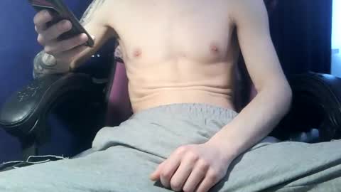 Snapshot of x_patri_x chatting on March 5, 2025, 12:11 pm x_patri_x online show from March 5, 2025, 12:11 pm