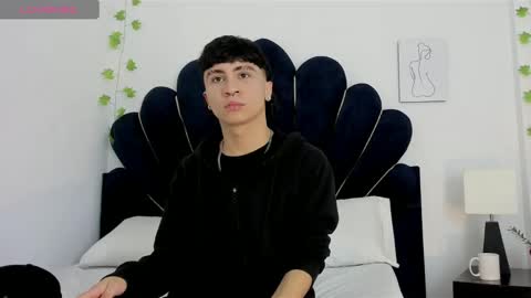 xaanderGrey online show from December 22, 2025, 7:11 pm