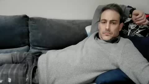 xalegarmax online show from February 7, 2025, 9:48 pm