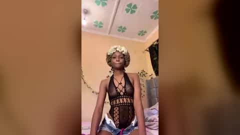 Snapshot of xalia_caramel chatting on June 15, 2026, 8:55 pm Alexa online show from June 15, 2026, 8:55 pm