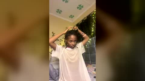 Snapshot of xalia_caramel chatting on July 3, 2026, 7:04 am Alexa online show from July 3, 2026, 7:04 am