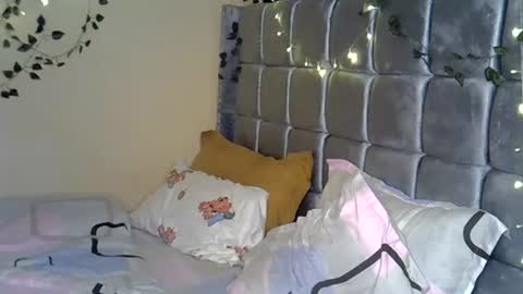 Snapshot of xalia_caramel chatting on July 13, 2026, 9:39 pm Alexa online show from July 13, 2026, 9:39 pm