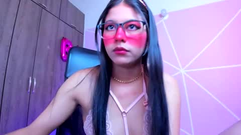 Snapshot of xallysonx_ chatting on November 22, 2025, 11:31 am XALLYSONX online show from November 22, 2025, 11:31 am