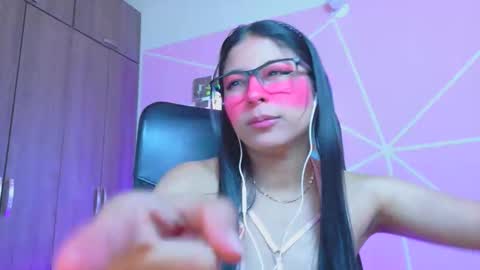 XALLYSONX online show from April 25, 2026, 1:41 pm