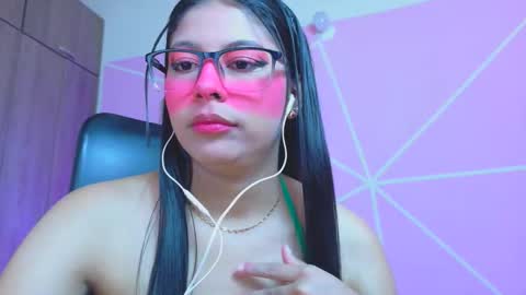 Snapshot of xallysonx_ chatting on May 2, 2026, 12:32 pm XALLYSONX online show from May 2, 2026, 12:32 pm