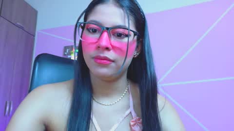 Snapshot of xallysonx_ chatting on May 4, 2026, 12:01 pm XALLYSONX online show from May 4, 2026, 12:01 pm