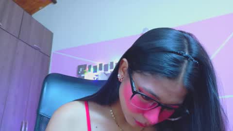 Snapshot of xallysonx_ chatting on May 7, 2026, 11:37 am XALLYSONX online show from May 7, 2026, 11:37 am