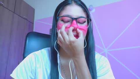 Snapshot of xallysonx_ chatting on May 12, 2026, 11:51 am XALLYSONX online show from May 12, 2026, 11:51 am