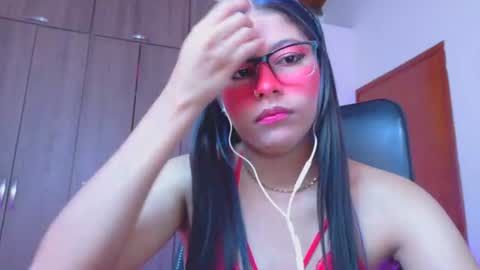 Snapshot of xallysonx_ chatting on July 27, 2026, 12:01 pm XALLYSONX online show from July 27, 2026, 12:01 pm