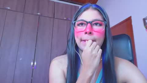 Snapshot of xallysonx_ chatting on July 28, 2026, 2:13 pm XALLYSONX online show from July 28, 2026, 2:13 pm