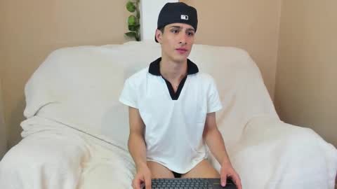 xam_collen online show from February 18, 2026, 12:50 am