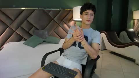 xam_collen online show from March 5, 2026, 4:36 pm