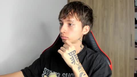 Xam online show from December 17, 2024, 9:16 pm