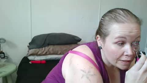 xbeautifulxliex online show from March 25, 2026, 3:51 pm