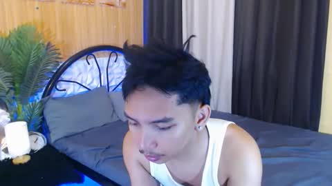 Snapshot of xcigbatecum chatting on November 17, 2025, 12:22 pm Charlie online show from November 17, 2025, 12:22 pm