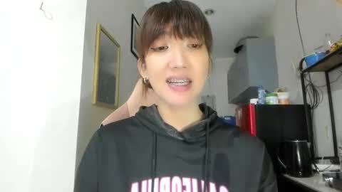 xdreamangel online show from May 19, 2026, 3:24 am