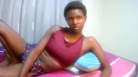 xeenah online show from November 8, 2025, 7:12 pm