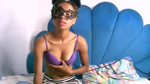 Snapshot of xenhuu chatting on December 19, 2025, 8:16 pm xenhuu online show from December 19, 2025, 8:16 pm