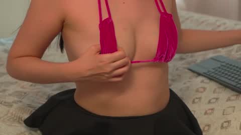 Snapshot of xeniala chatting on July 2, 2026, 4:46 pm XENIALA online show from July 2, 2026, 4:46 pm